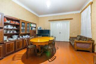 Гостевой дом The Kiwi House Лагодехи Кровать в общем номере с 4 кроватями-1